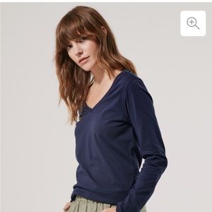 pact navy organic cotton long-sleeve v-neck tee